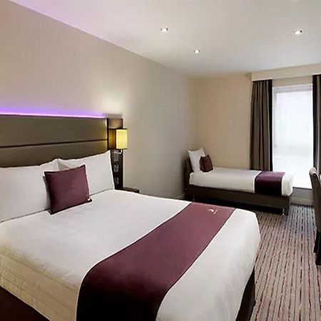 Premier Inn Manchester Cheadle  Exterior photo